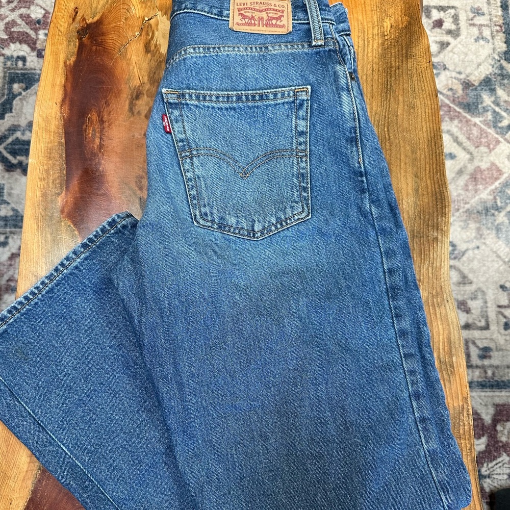 Levi’s ‘94 baggy blue jean size 28